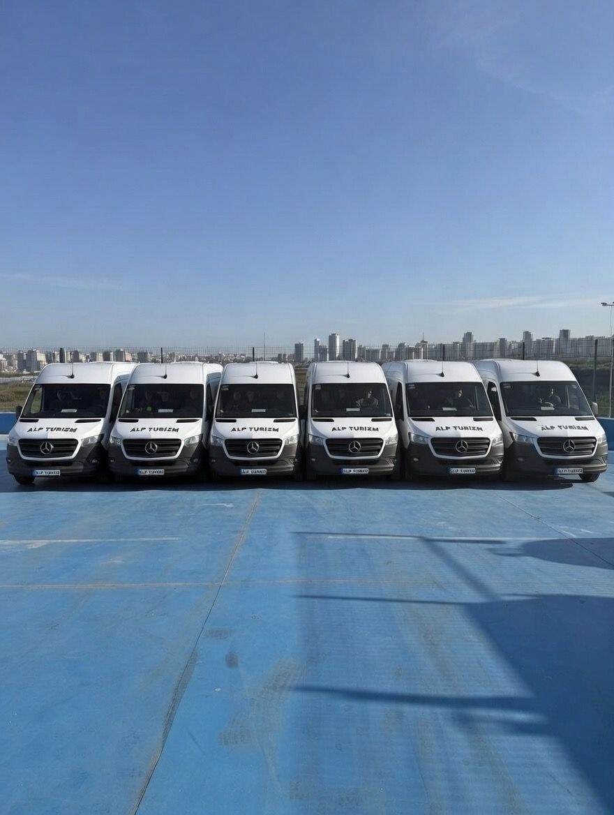 Alp Turizm filosundaki servis araçlarının gerçek fotoğrafı